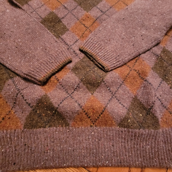 Jos. A Bank Argyle Sweater Sizes XL or L.  Wonderful Christmas gift! - Picture 5 of 12